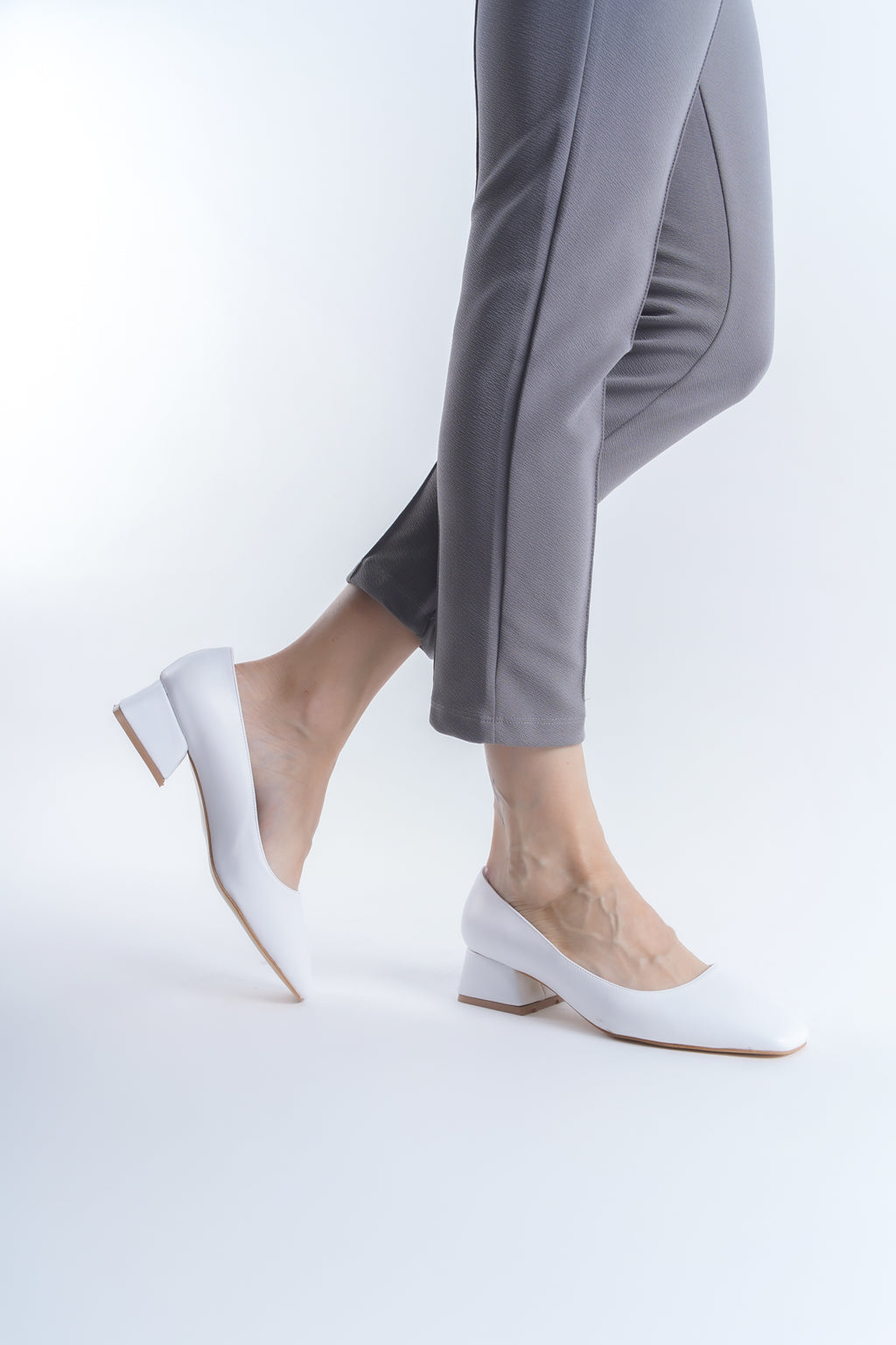 Klasik Rahat Dekolte Ortopedik Ayakkabı - Beyaz