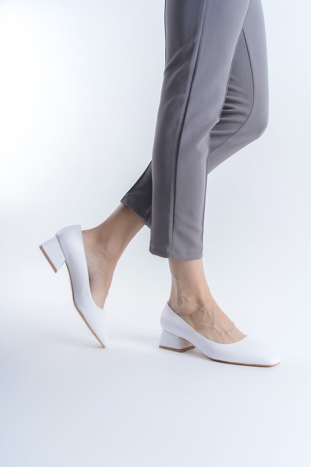 Klasik Rahat Dekolte Ortopedik Ayakkabı - Beyaz