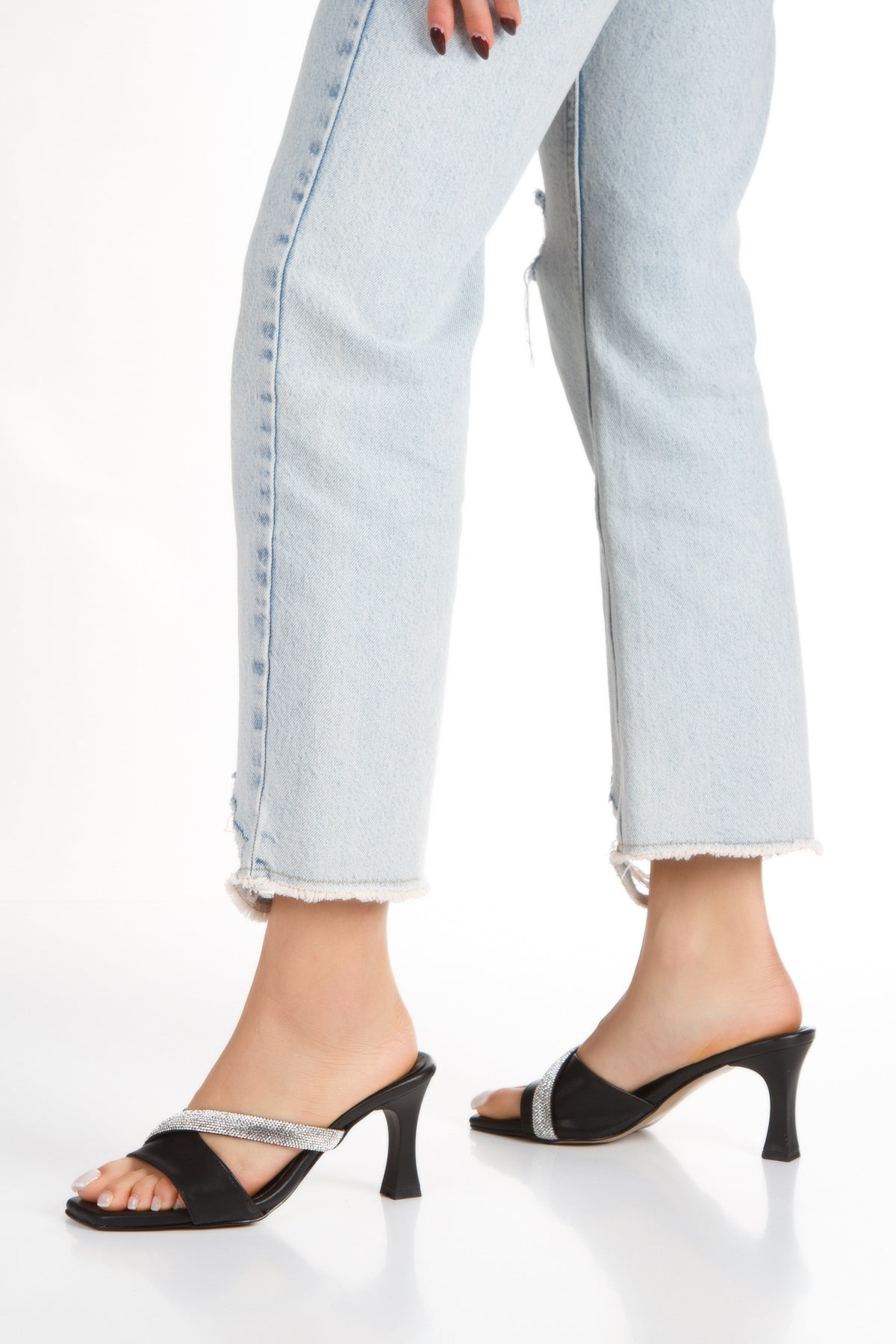 Zlato Taşlı Topuklu Siyah Kadın Rahat ve Şık Terlik