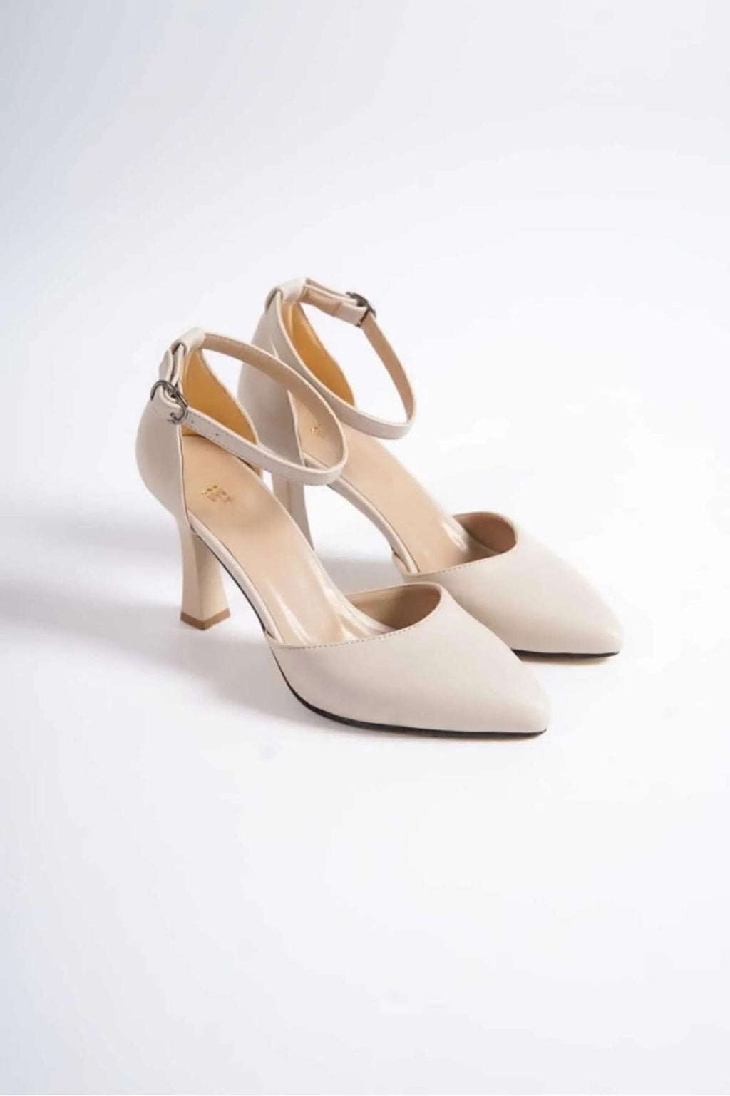 Bej Yüksek Topuklu Stiletto ve Çanta Kombini